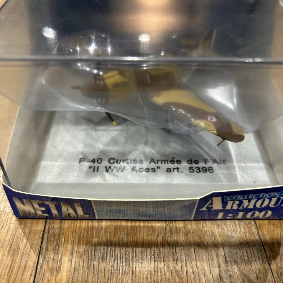 Coleção Armour Aviation Model P-40 Curtiss Army de l'Air "II WW Aces" 5396 - Imagem 2 de 4
