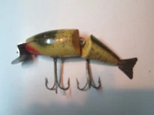 1 Lure Lot. CREEK CHUB WIGGLE FISH SPECIAL. Wood. Glass Eyes. JOINTED. 1925 IND.