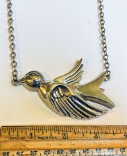Silvertone 3D OWL Pendant Charm Necklace 20" Silvertone Chain Collectible Gift