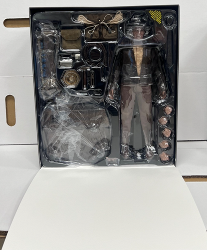 Indiana Jones Deluxe 1/6th Scale Figure 2023 Hot Toys New MMS717 - Picture 8 of 9