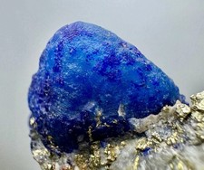 340 Karat fluoreszierende obere blaue Lazuritkristalle, Pyrit auf Matrix von @Af