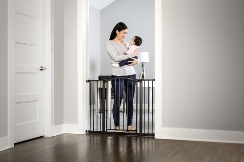 Metal Baby Gate Safety Toddler Walk Thru Extra Wide Retractable Indoor Outdoor - Picture 5 of 7
