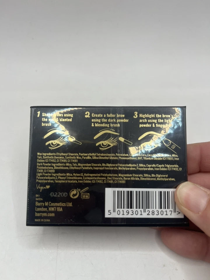 Kit Barry M Brow Shape & Define médio a escuro com pinça e aplicador de maquiagem - Imagem 3 de 4