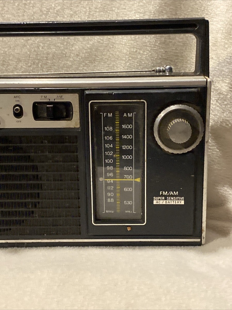 SONY　TFM-2000F Junk Sony Vintage 1969 TFM-2000F Wide FM Radio Super