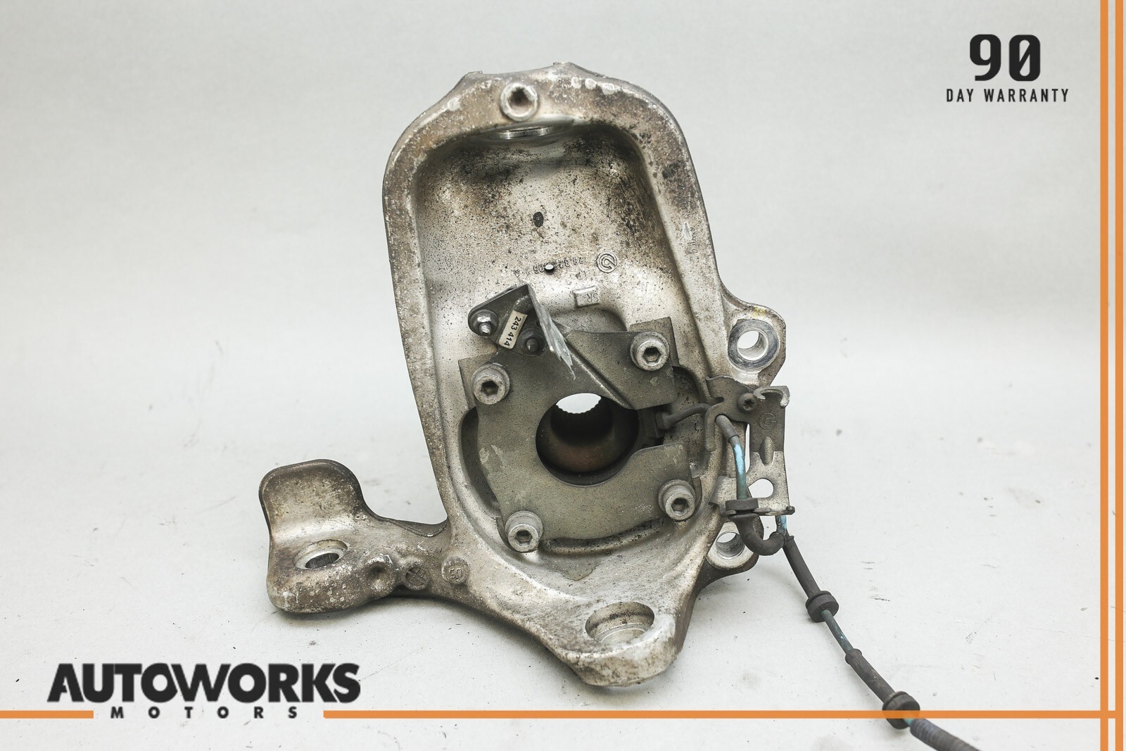03-10 Maserati Quattroporte M139 Front Left Spindle Knuckle Hub w/ Carrier OEM