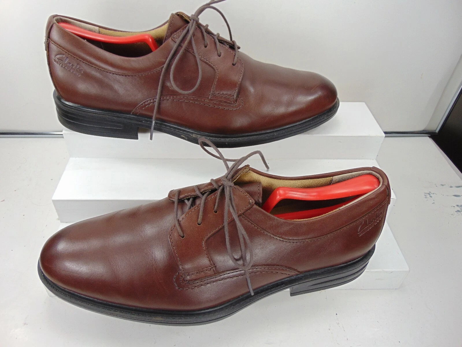 Clarks IMPERMEABILE #62078 MEDIO MARRONE PUNTA LISCIA STRINGATA OXFORD 8 1 2 M $200 00!