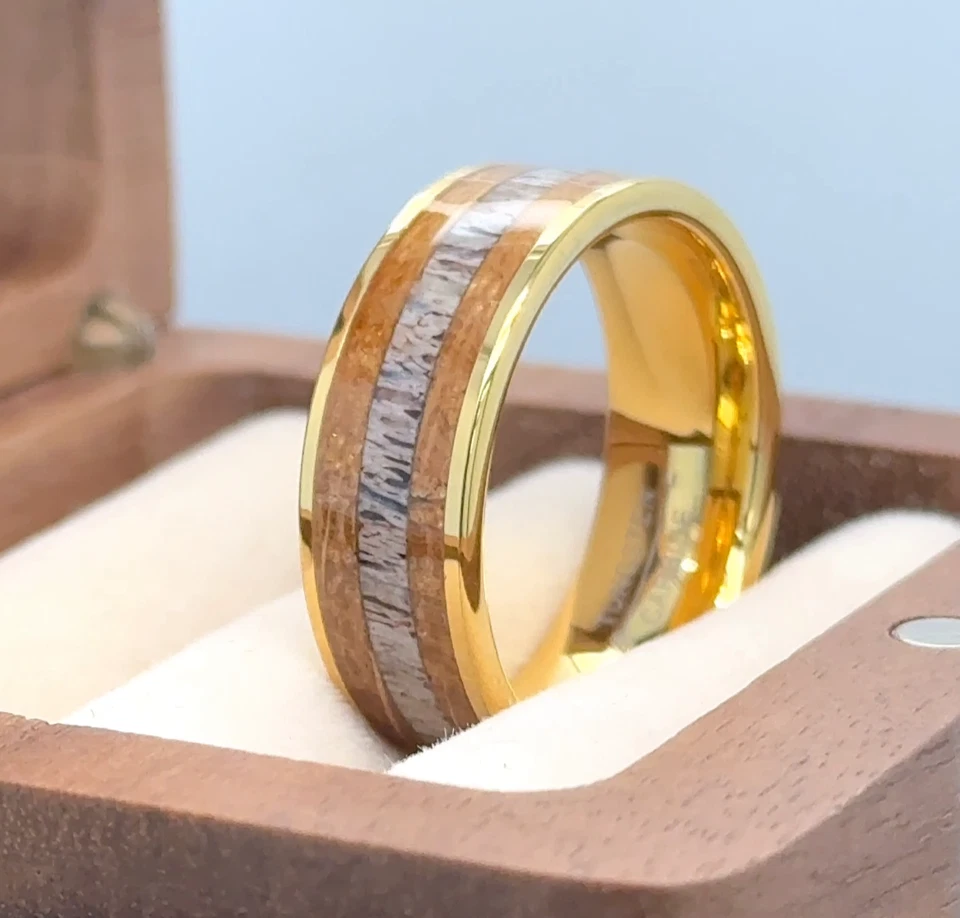 Anillo de tungsteno chapado en oro con incrustaciones de madera de koa y cuerno blanco regalo para novia Foto 3 de 4
