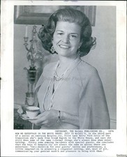 1976 Betty Ford First Lady President American Hospitality Mccall Photo 8x10