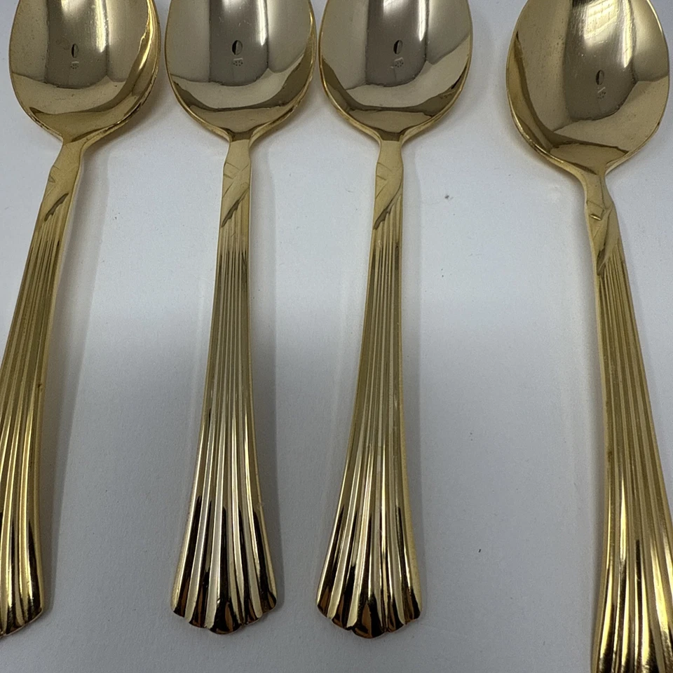 Juego de 4 cucharas de té Farberware Chambord chapadas en oro hechas en Corea Foto 3 de 4