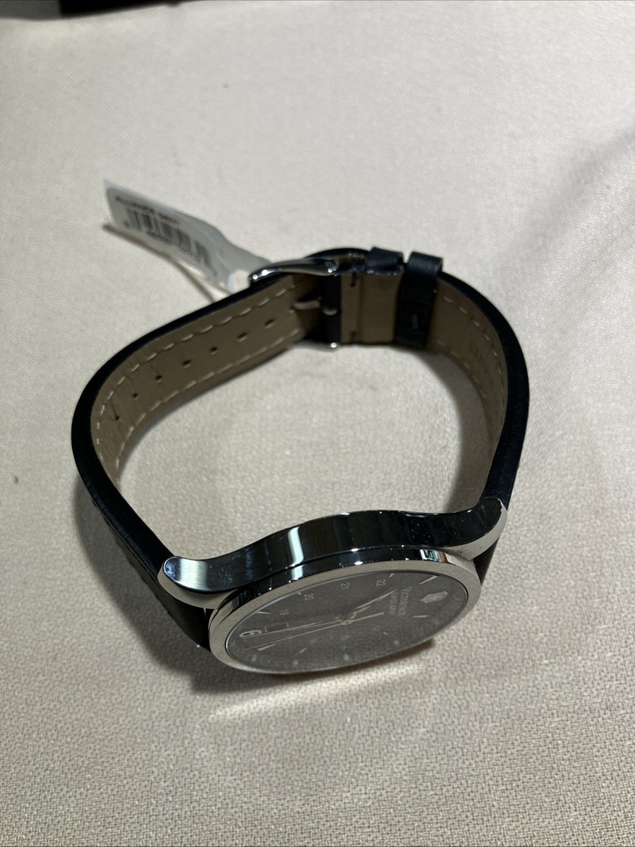 Victorinox Swiss Army Men's 241474 Alliance Black Dial and Strap