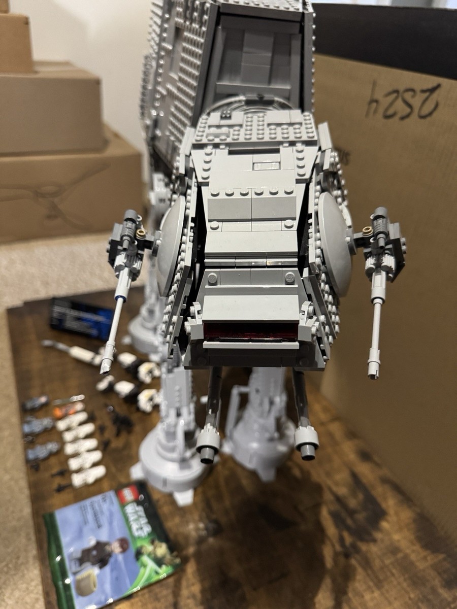 Lego Star Wars UCS AT-AT 75313 Complete With Figs And Instructions