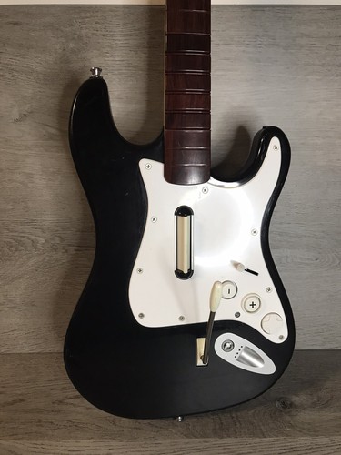 Harmonix NWGTS2 RockBand Guitar Fender Stratocaster Controller No Dongle - Photo 2 sur 5