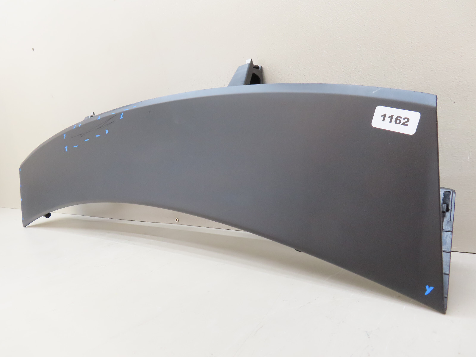 2017-2020 BENTLEY BENTAYGA REAR TRUNK HATCH GATE TAILGATE TRIM COVER PANEL OEM