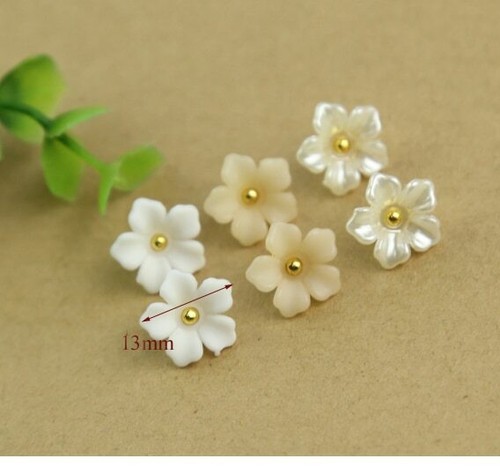 PURE SNOW WHITE FLOWER RESIN GOLD BACK SEW ON SHANK BUTTONS - 10 PCS - SIZE 13MM - Picture 4 of 4