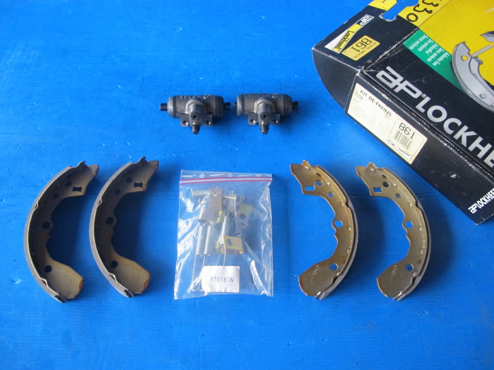 Kit freins arrière Delphi pour Mazda 323 de freins à tambour d'origine