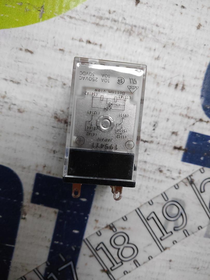 OMRON MT2N-D2 DC24 ICE CUBE RELAY