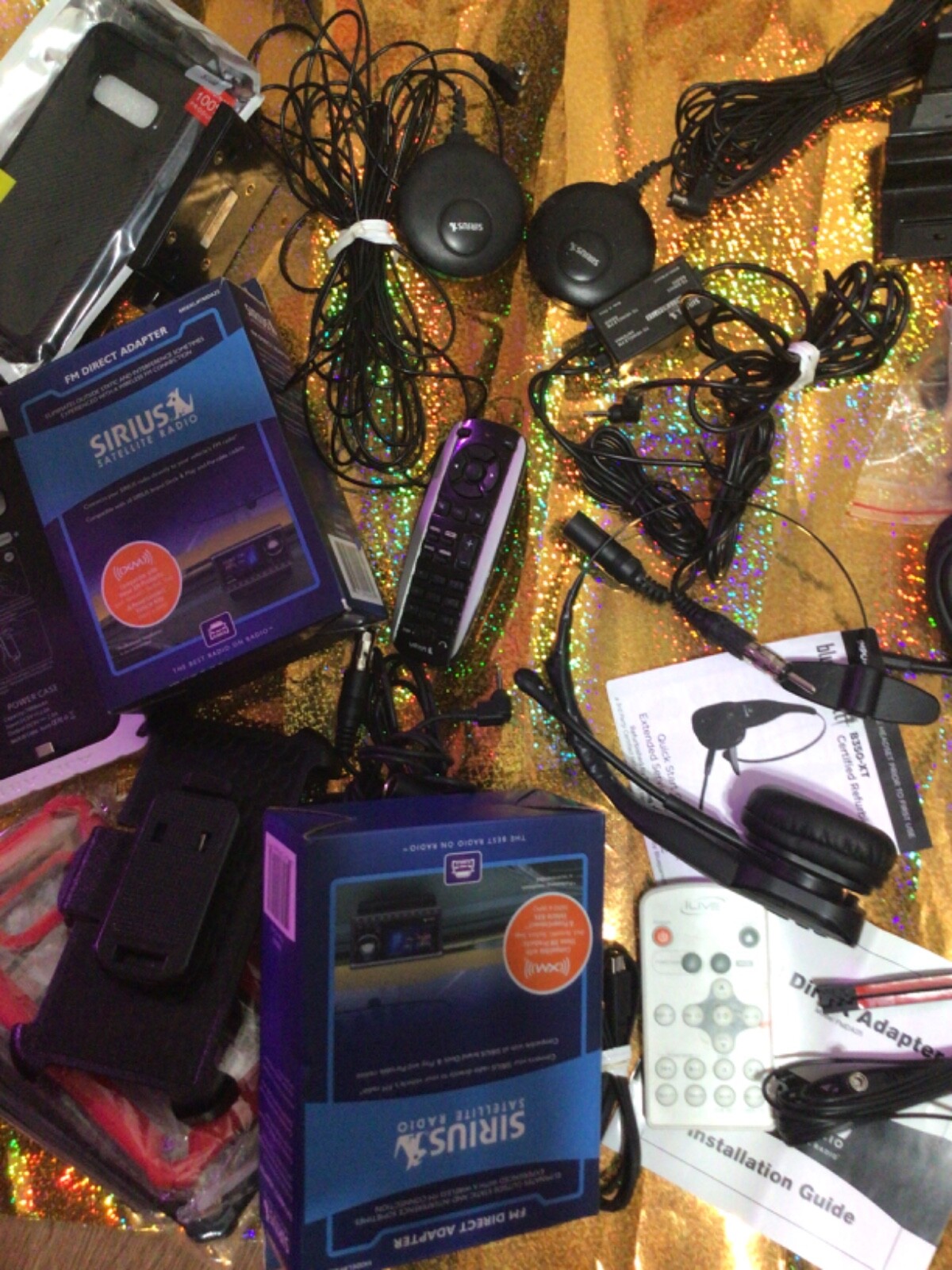 SIRIUS.  SATELLITE  RADIO.   ACCESSORIES &phone. Cases.