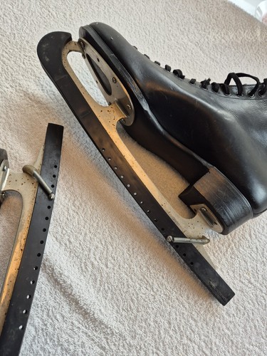 Ice Skates Unisex Size UK 10.5 Black Leather - Picture 9 of 18