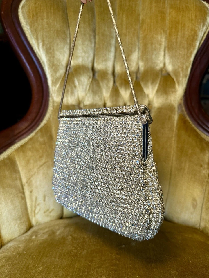1950s Vintage Rhinestone Crystal Handbag – Simply Stunning! - Image 3 of 4