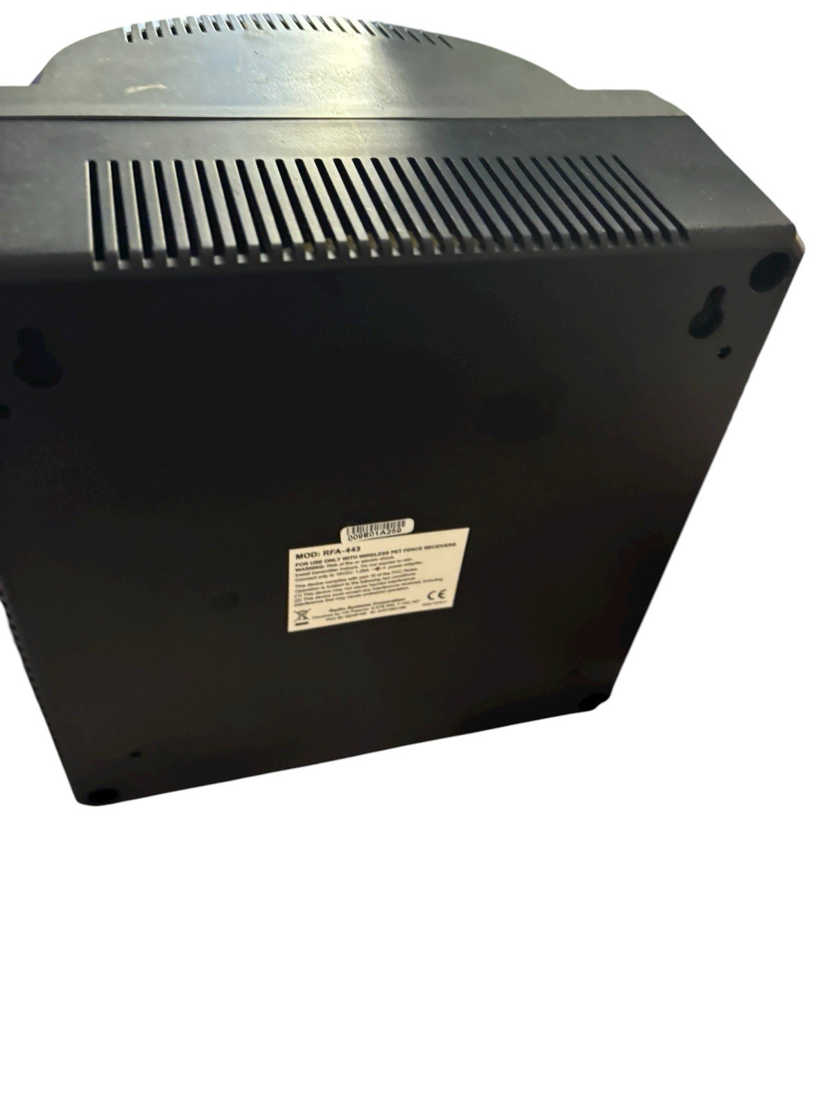 PetSafe RFA-443 Wireless Fence Transmitter & 2 RFA-423 Collars