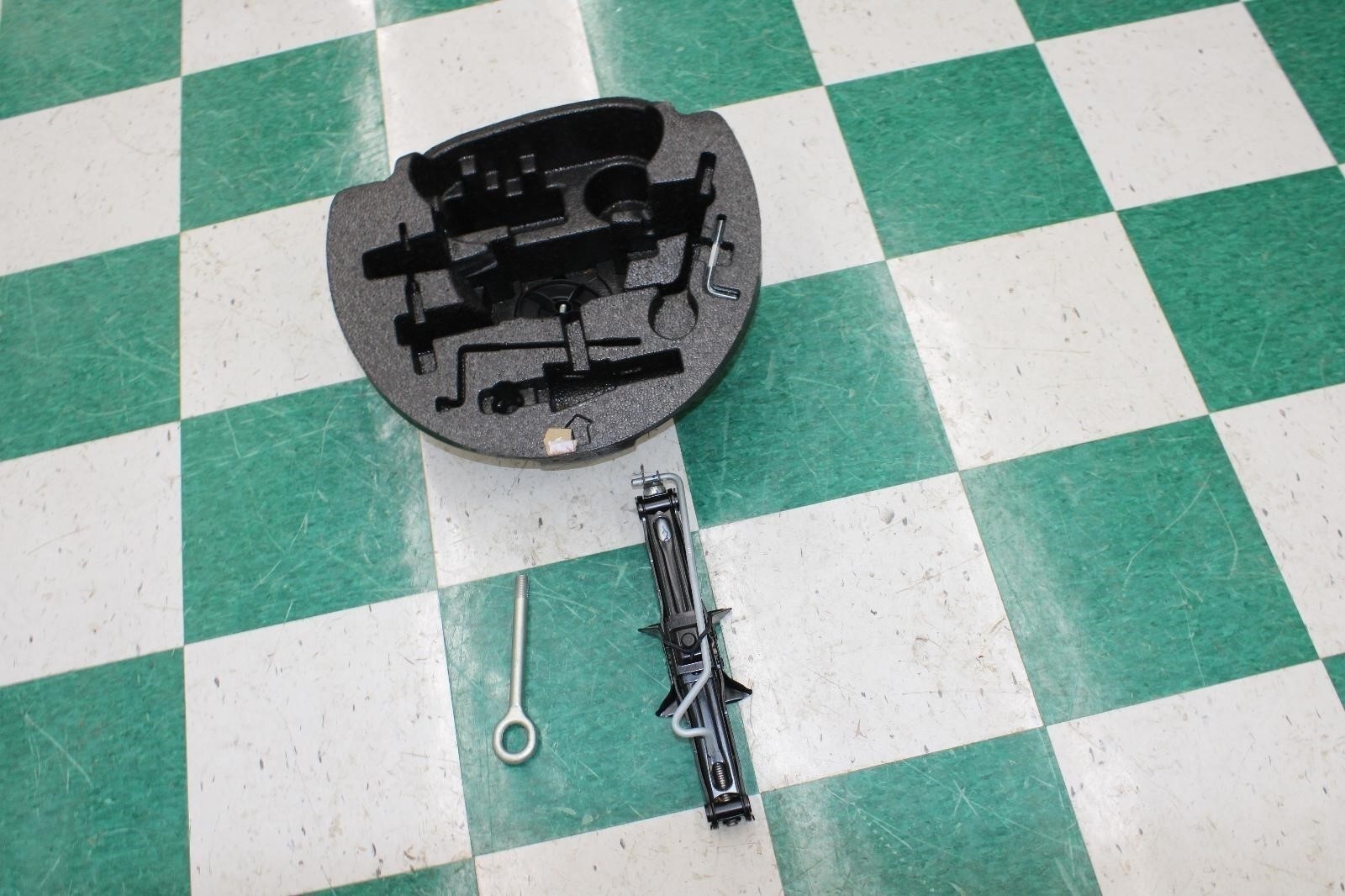14-21 Ghibli Emergency Flat Replacement Scissor Jack Tool Kit Set Factory OEM OE