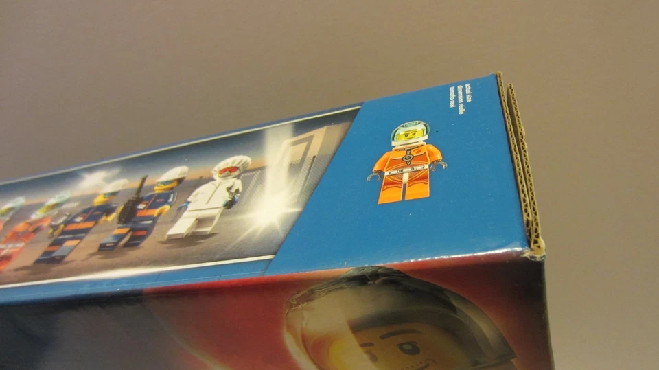 60229 Lego City Rocket Assembly And Transport  [NEW SEALED] - Image 3 of 4