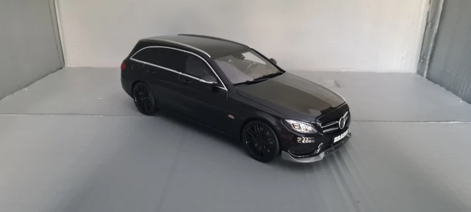 Mercedes Benz Brabus C Class T Model B25 2016 1/18 GT Spirit - Photo 2/4