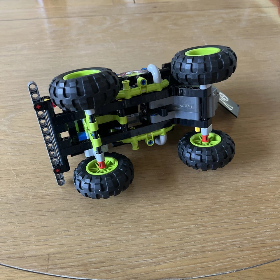 LEGO Technic 42118 Monster Jam Grave Digger, photo 4 of 4
