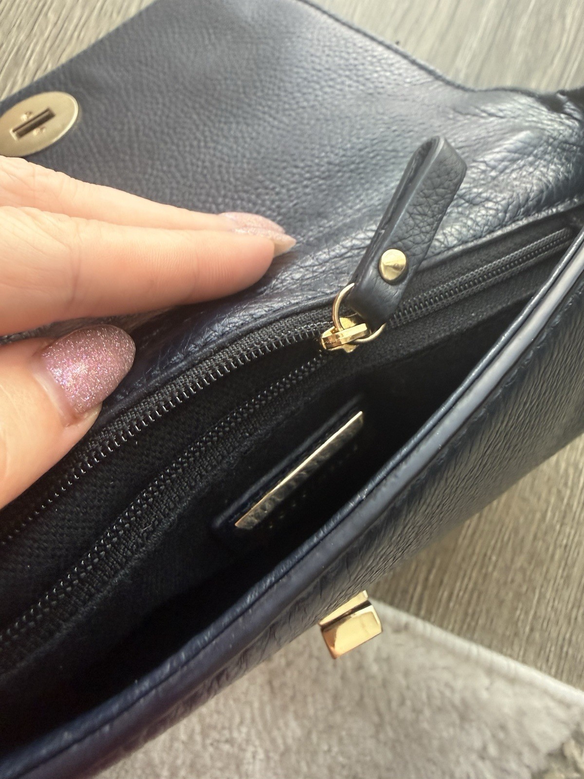 Coccinelle Leather Back — image 7