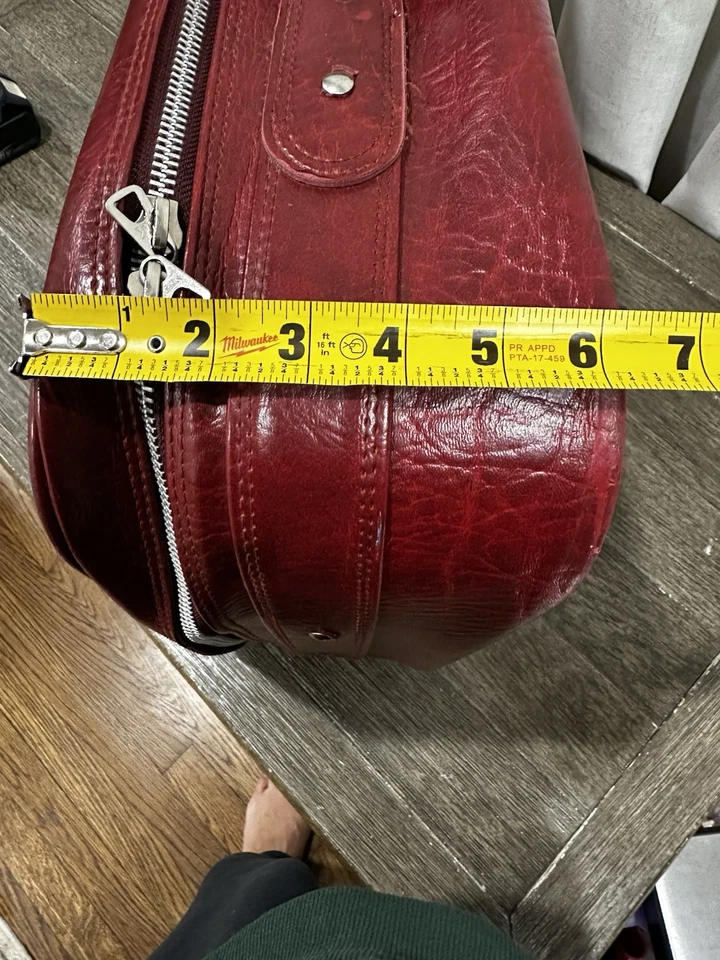 Vintage “World Traveler” faux leather luggage set 3 piece, Stackable - Image 4 of 4