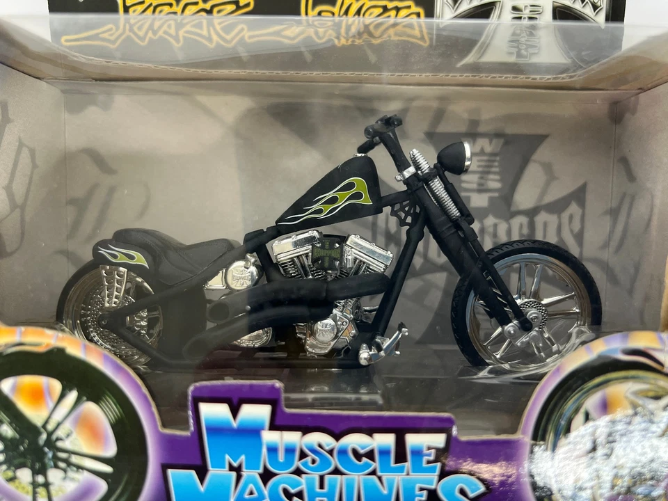 Jesse James Muscle Machines Motorcycle 1:18 Die-Cast CHERRY CFL  BLACK & Green - Image 2 of 4