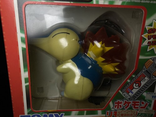 Vintage Pokemon Cyndaquil Tomy Remote Control Action Figure Nintendo CIB - Picture 2 of 6