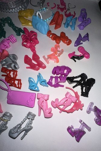 Barbie Kleidung Schuhe & Zubehör Konvolut Mod Clone teils Vintage Schmuck Geldbörse - Bild 18 von 24
