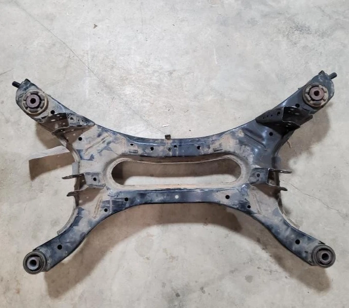 Nissan Murano 2009-2014 tracción trasera travesaño motor base montaje OEM Foto 2 de 4