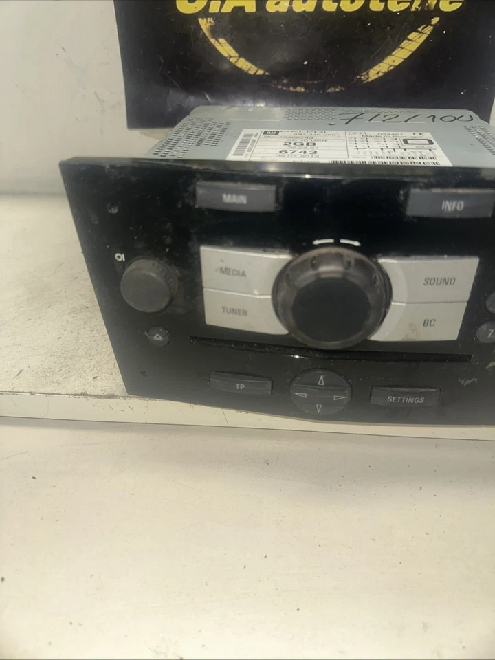 Opel Zafira '06 B 1,9 CDTi Autoradio/CD Grundig GM CD30MP3 344183129 034451 - Bild 2 von 4