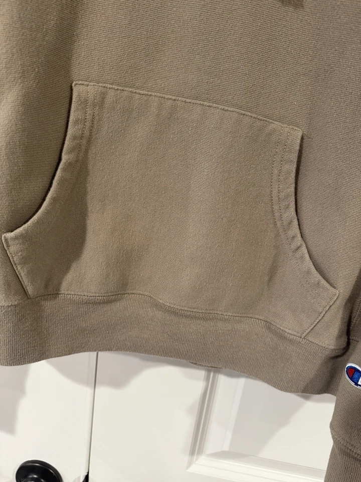 Conjunto de sudadera y pantalón con capucha tejido inverso Champion para mujer talla mediana color caqui tostado Foto 3 de 4