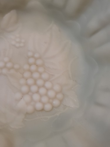 Imperial Custard Milk Glass Ruffled Crimped Scalloped Edge Grape Leaf Bowl 10.5" - Picture 4 of 24