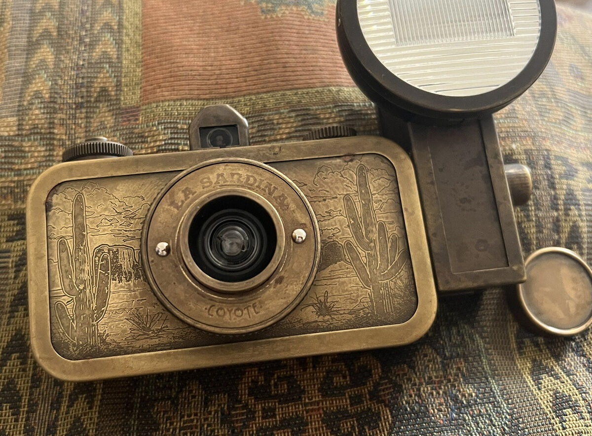 LOMOGRAPHY LA SARDINA COYOTE LIMITED EDITION 35MM FILM LOMOGRAPHY LA SARDINA COYOTE LIMITED EDITION 35MM FILM