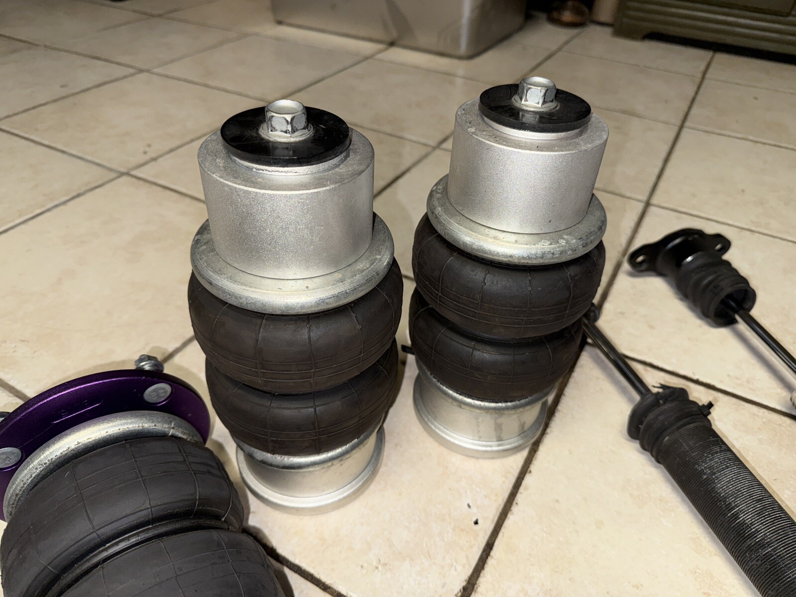 D2 Racing Air Struts for 2015-2021 Mercedes-Benz C63 AMG S(D-ME-07-4-ART)