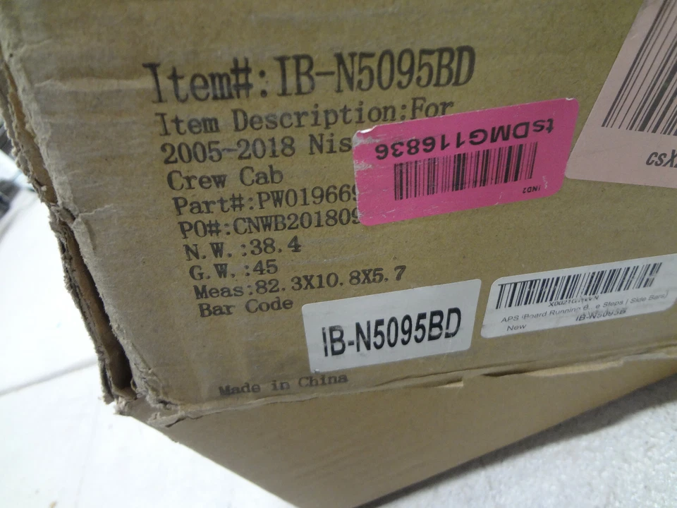 APS iBoard Running Board / Steps / Side Bars IB-N5095BD - Black Foto 4 de 4