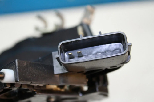 Deurslot ZV Kasteel links achter Y26-14520 Nissan Micra IV K13 Bj.12 - Afbeelding 5 van 6