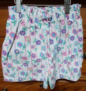 Vint HealtTex girl floral wh ground shorts. Sz. 6X. EUC vint 1990s