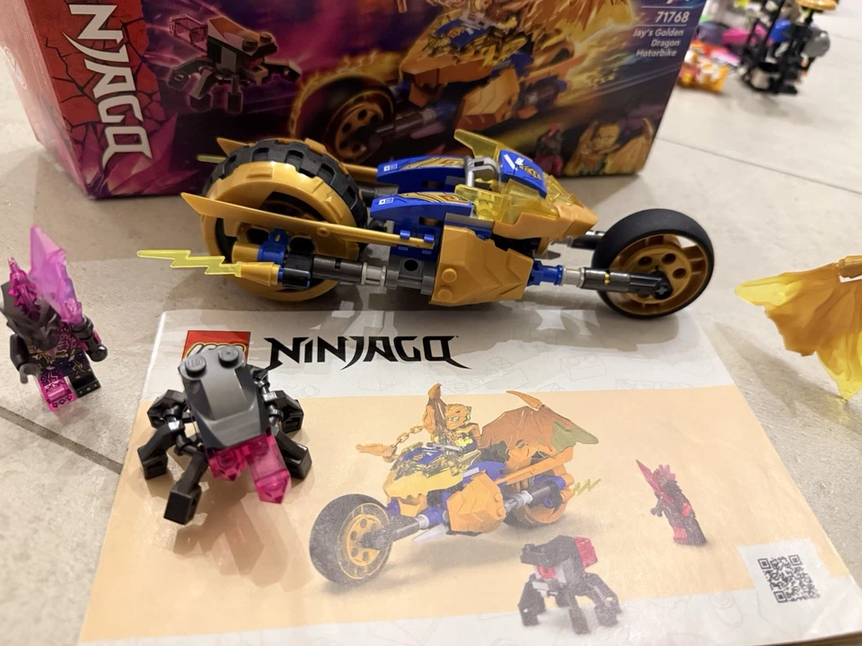 LEGO Ninjago 71768 Jay's Golden Dragon Motorbike, Foto 3 von 5