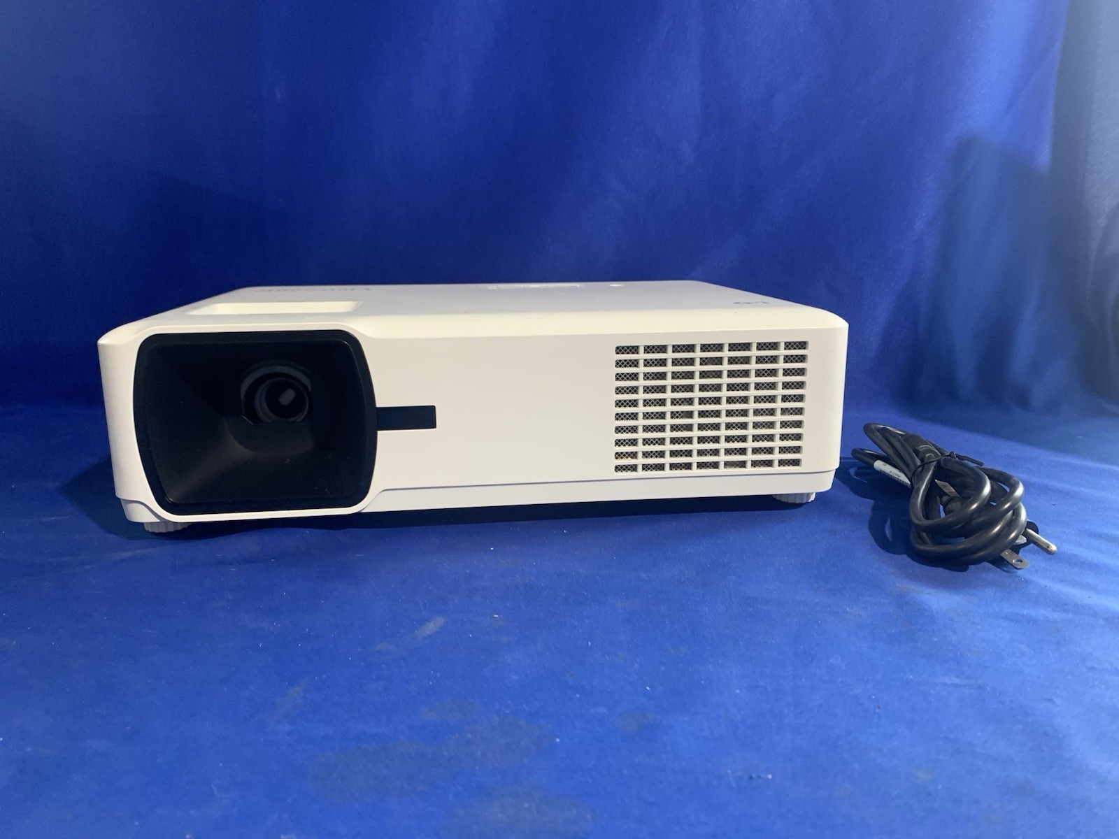 ViewSonic LS600W 3000 Lumens Lamp Free LED Projector - Only 2687Hrs of 30000used
