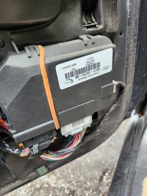 2006-2008 Lincoln Town Car Grand Marquis Crown Keyless Driver Door