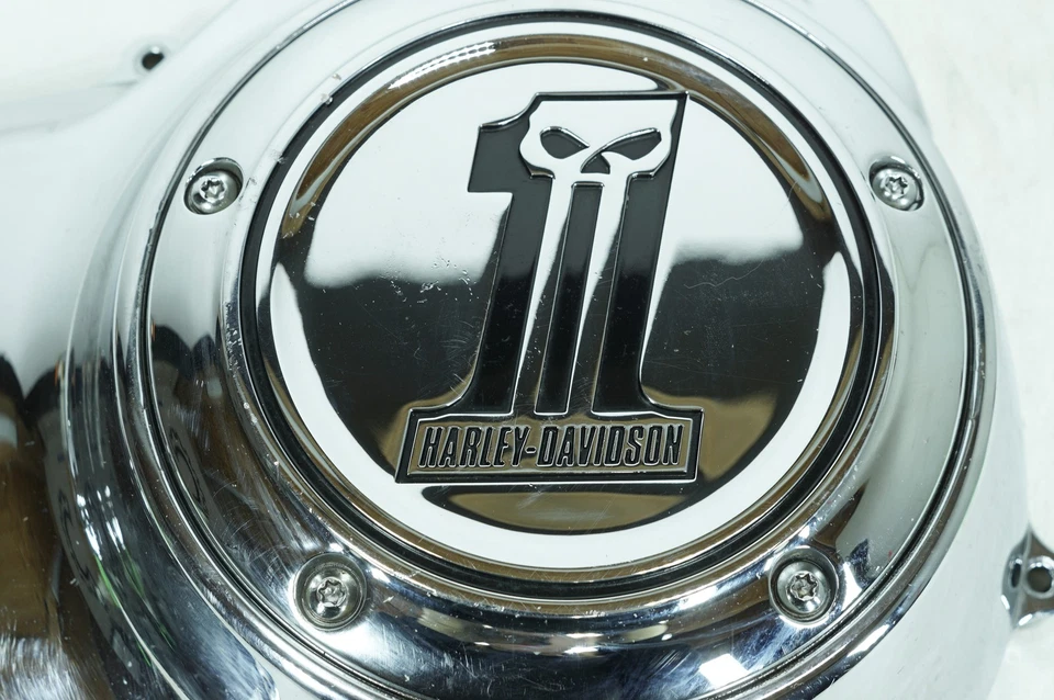 2011 Harley Touring Road Glide OEM tampa de embreagem primária externa número um caveira - Imagem 2 de 4