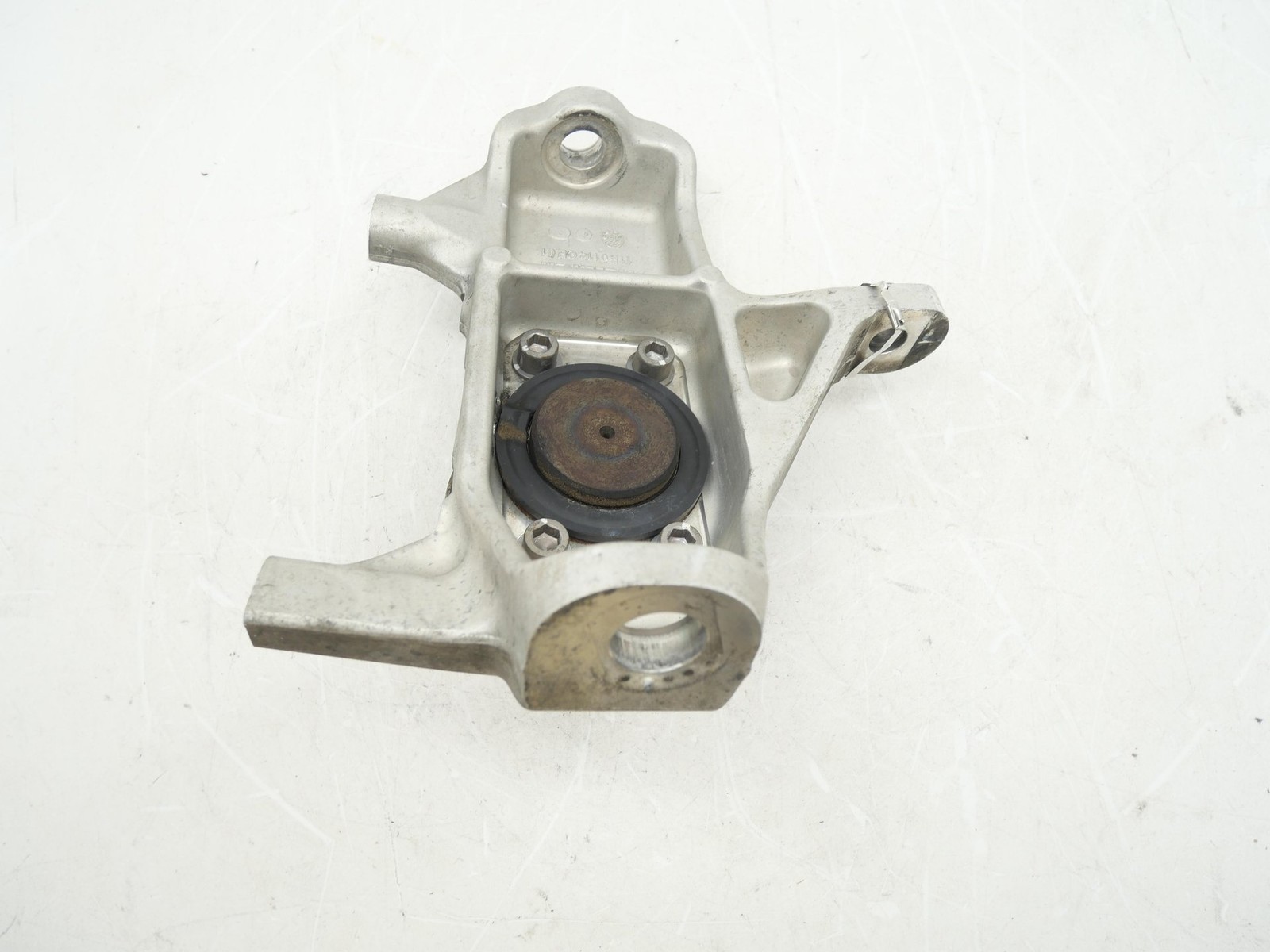 Used Front Passenger Spindle Knuckle Hub RH 2016-2021 McLaren 570S 13B1203CP OEM