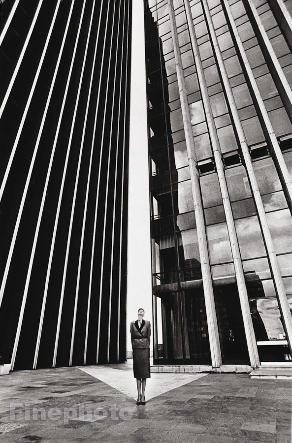 1979 JEANLOUP SIEFF Vintage FEMALE FASHION CITY France Photo