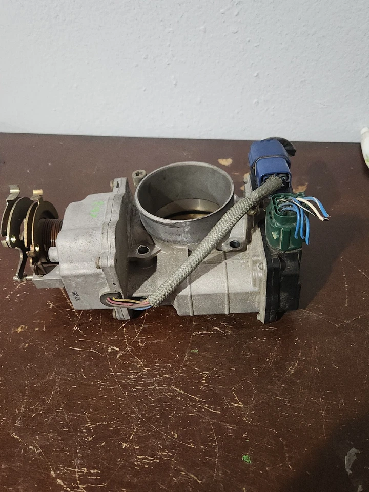 D#4 2002-2004 INFINITI Q45 M45 V8 THROTTLE BODY VALVE ASSEMBLY OEM - Image 4 of 4