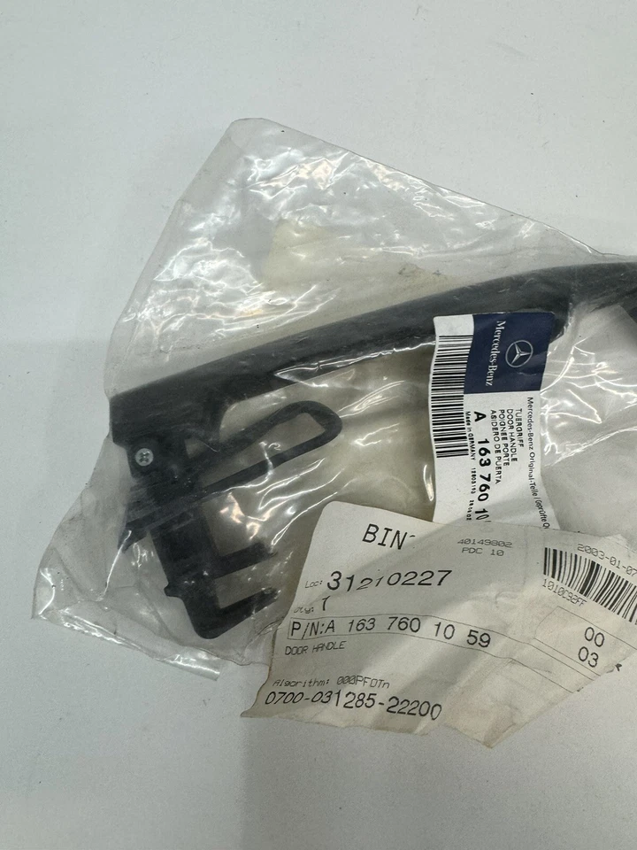 02-05 Manija de puerta exterior trasera derecha mercedes w163 ml500 ml350 ml320 fabricante de equipos originales Foto 4 de 4